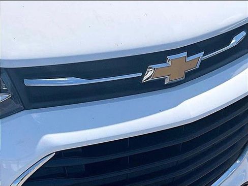 Used 2020 Chevrolet Trax LS image 29