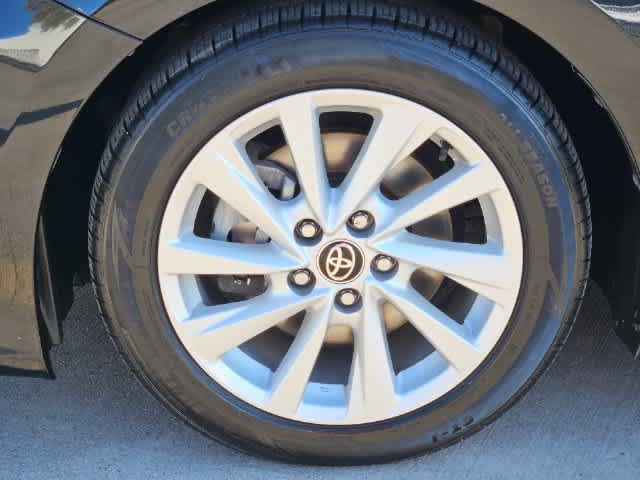 Used 2022 Toyota Camry LE FWD image 13