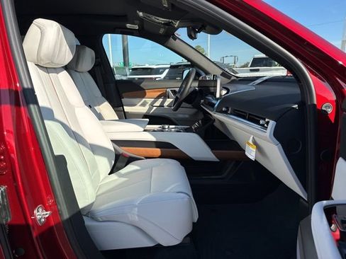 New 2026 Cadillac Vistiq Sport w/ LPO, Floor Liner Package image 26