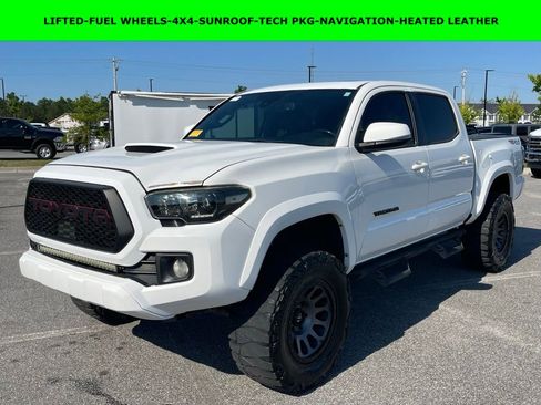 Used 2018 Toyota Tacoma TRD Sport AWD/4WD image 1