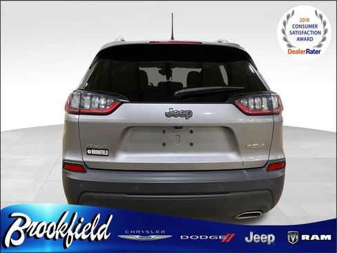 Used 2019 Jeep Cherokee Latitude Plus w/ Cold Weather Group AWD/4WD image 4