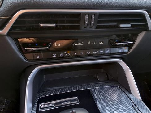 Certified 2024 MAZDA CX-90 Plug-In Hybrid w/ Preferred image 33