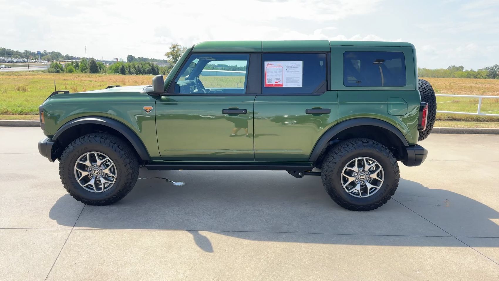 Used 2025 Ford Bronco Badlands AWD/4WD image 6