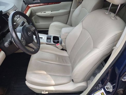 Used 2011 Subaru Outback 2.5i Limited w/ PWR Moonroof Pkg AWD/4WD image 7