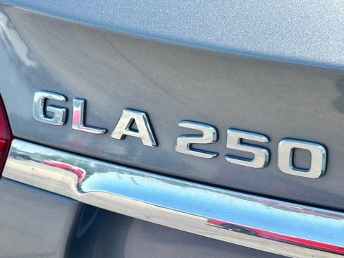 Used 2017 Mercedes-Benz GLA 250 4MATIC image 5