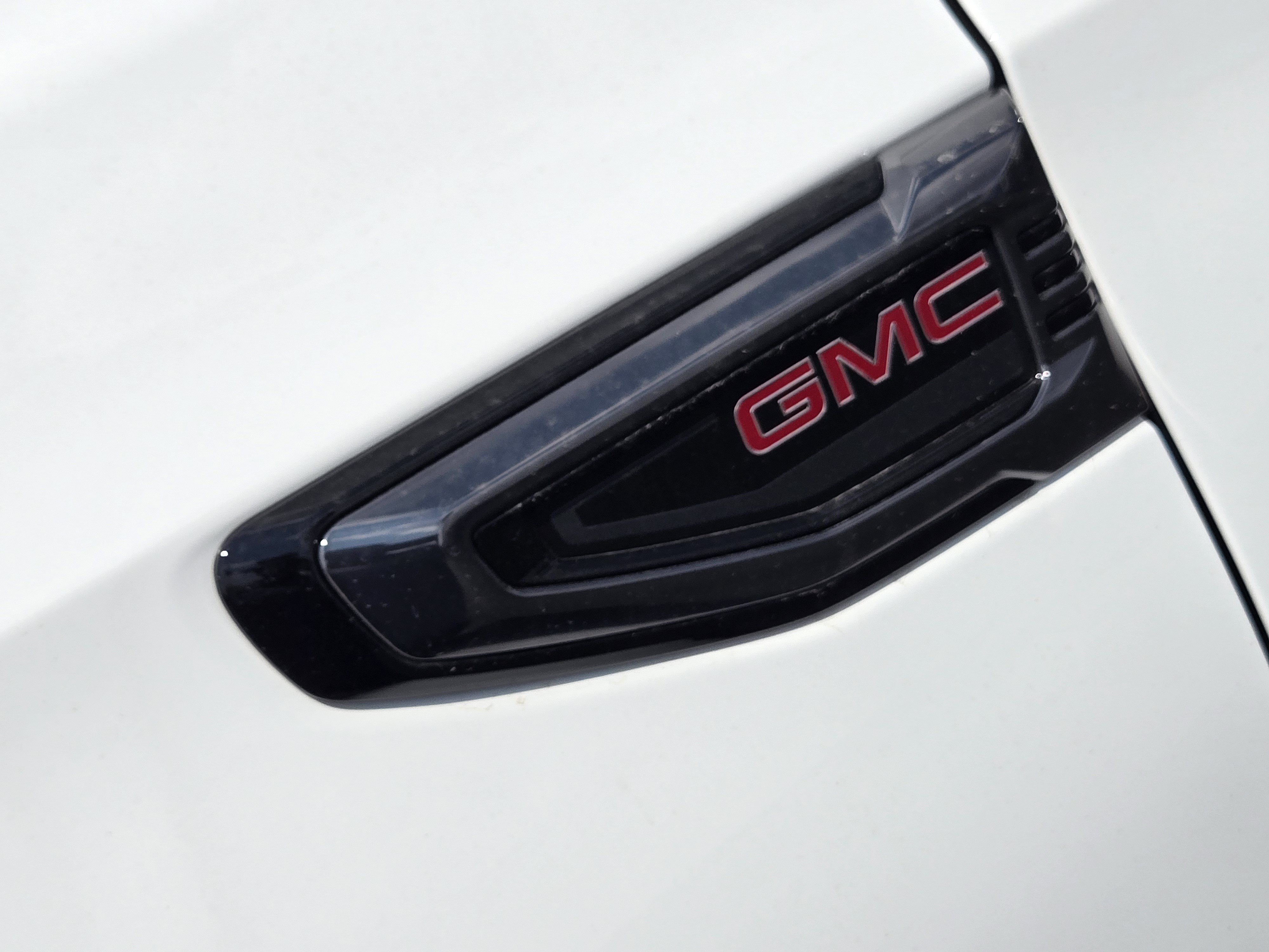 New 2026 GMC Yukon AT4 w/ AT4 Premium Package AWD/4WD image 8