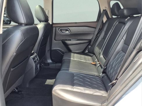 Used 2021 Nissan Rogue Platinum FWD image 11