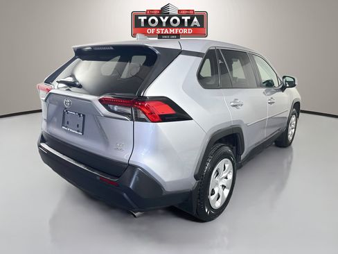 Used 2024 Toyota RAV4 LE AWD/4WD image 7