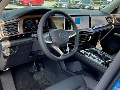 New 2025 Volkswagen Atlas SE image 7
