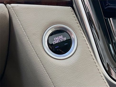 Used 2016 Cadillac Escalade Premium image 16