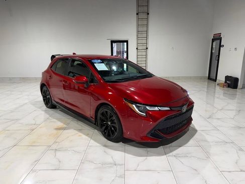 Used 2021 Toyota Corolla SE w/ Special Edition FWD image 3