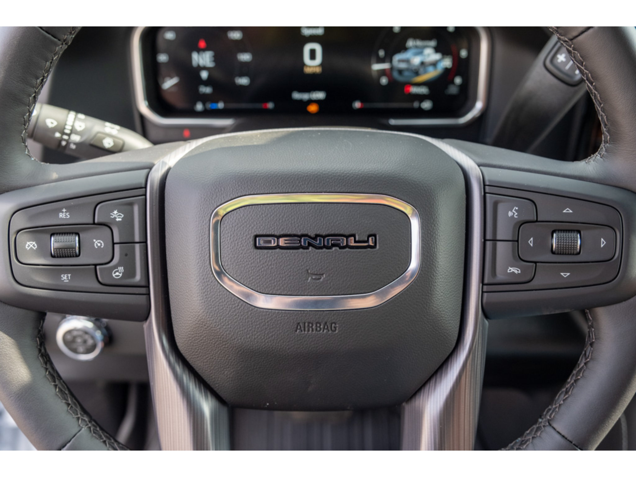 New 2026 GMC Sierra 2500 Denali Ultimate w/ LPO, Black Badging Package AWD/4WD image 18