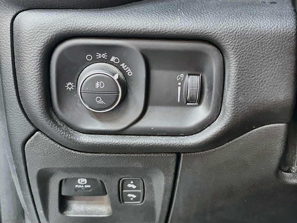 Used 2025 RAM 1500 Big Horn AWD/4WD image 10