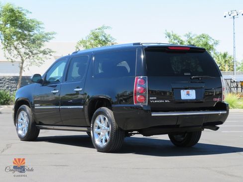 Used 2011 GMC Yukon XL Denali AWD/4WD image 13