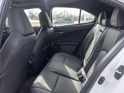 Used 2024 Lexus UX 250h AWD w/ Premium Package image 17