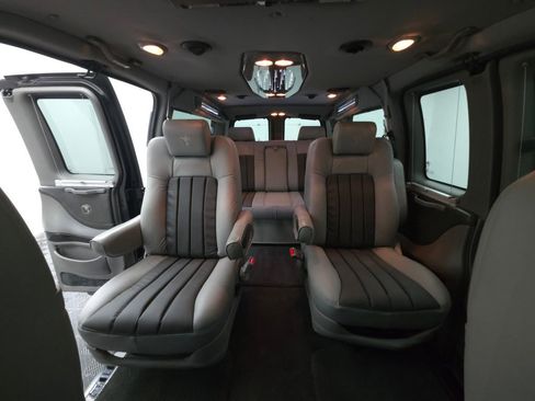 Used 2014 GMC Savana 1500 image 2