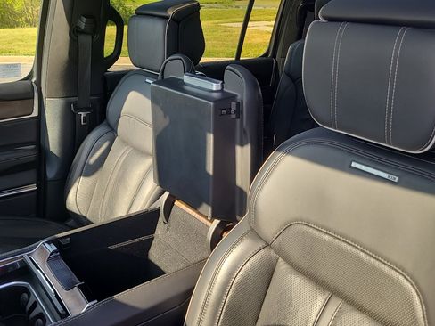 Used 2023 Jeep Grand Wagoneer Series II AWD/4WD image 19