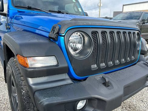 Used 2022 Jeep Wrangler Unlimited Sport AWD/4WD image 2