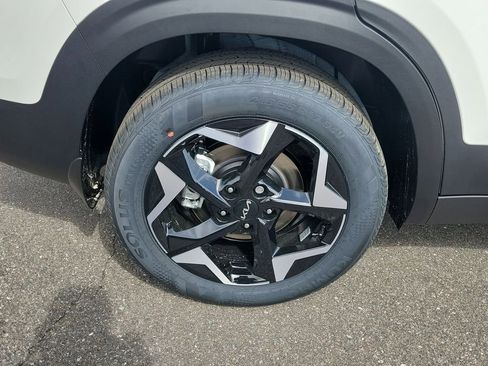 New 2026 Kia Seltos S image 38