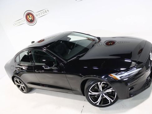 Used 2025 Volvo S60 B5 Core image 8