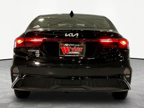 Used 2024 Kia Forte LX FWD image 5