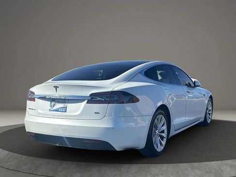 Used 2016 Tesla Model S 60 image 25