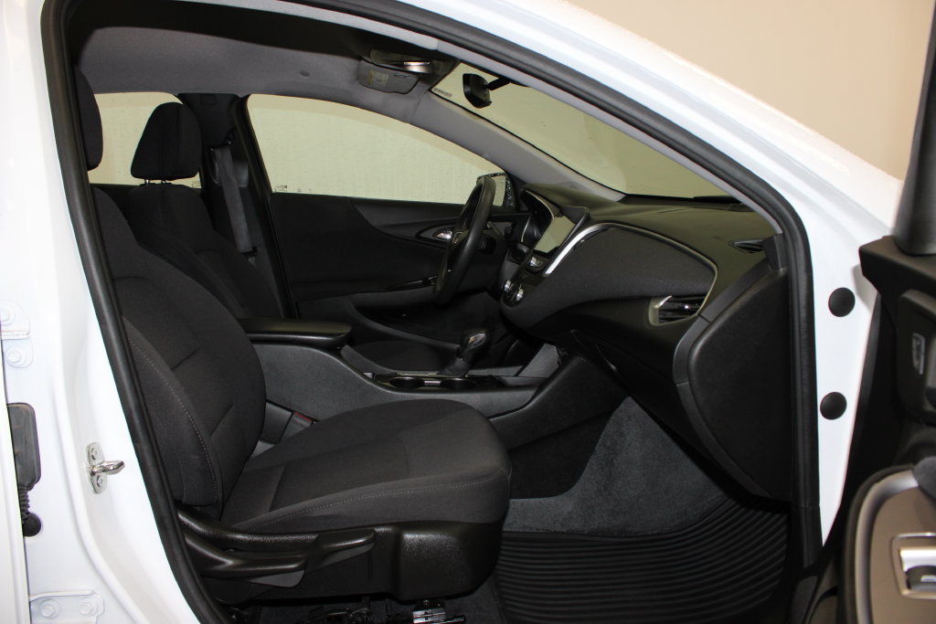 Used 2022 Chevrolet Malibu LS FWD image 10