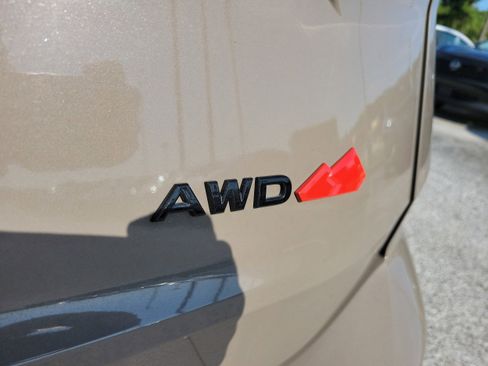 Certified 2025 Nissan Rogue SV image 10