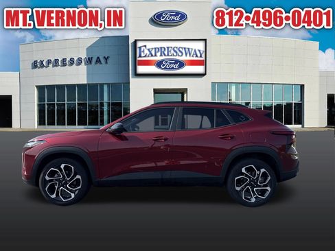 Used 2025 Chevrolet Trax RS w/ Sunroof Package FWD image 6