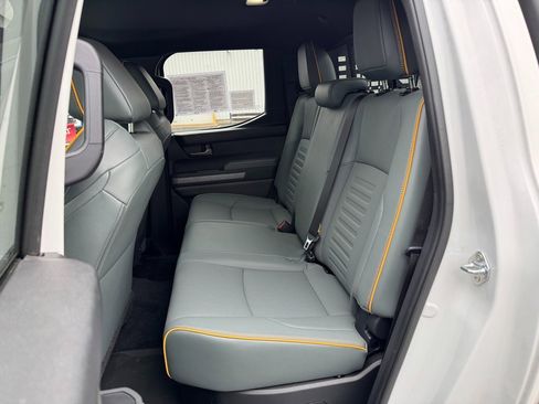 Used 2024 Toyota Tacoma Trailhunter image 21