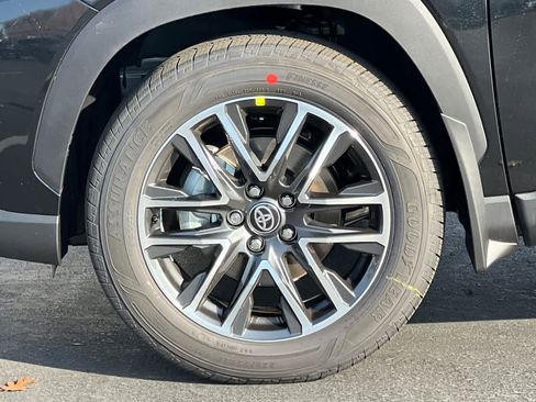 New 2026 Toyota Corolla Cross XLE image 29