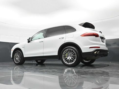 Used 2015 Porsche Cayenne S AWD/4WD image 36