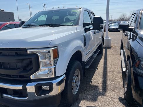 Used 2022 Ford F350 XL w/ Power Equipment Group image 5