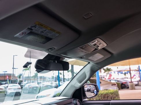 Used 2022 Toyota Tacoma SR image 17