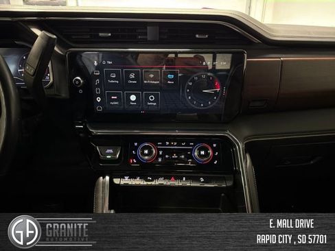 Used 2024 GMC Sierra 2500 Denali Ultimate AWD/4WD image 19