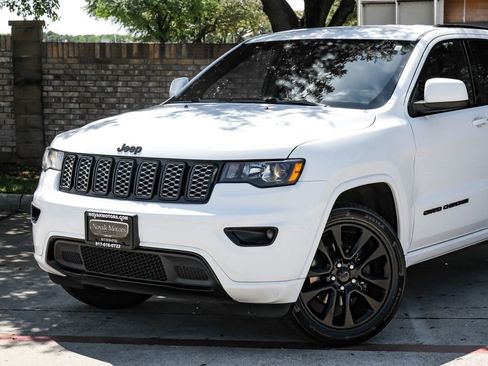 Used 2019 Jeep Grand Cherokee Altitude image 12