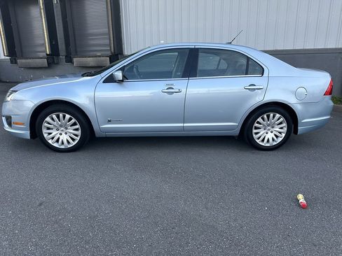 Used 2010 Ford Fusion Hybrid image 2