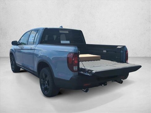 New 2026 Honda Ridgeline Black Edition image 2