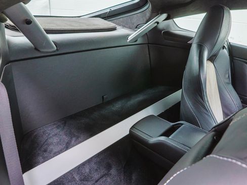 Used 2011 Aston Martin V12 Vantage Coupe image 66