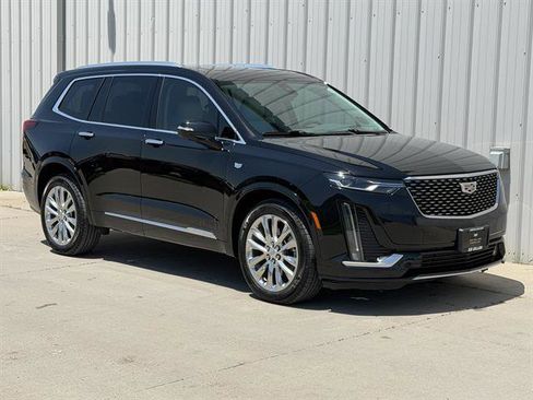 Certified 2022 Cadillac XT6 Premium Luxury w/ Technology Package AWD/4WD image 2