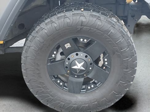 Used 2018 Jeep Wrangler Unlimited Sport S AWD/4WD image 10