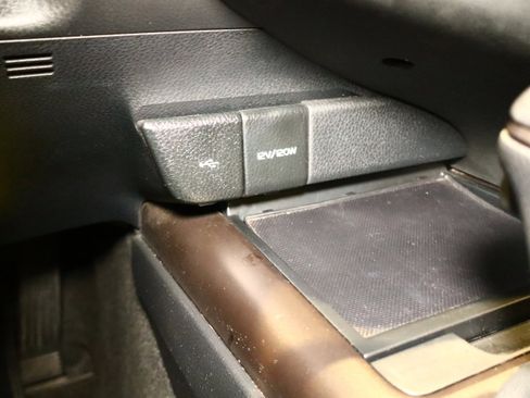 Used 2024 Toyota Camry SE image 25