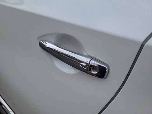 Used 2023 Nissan Murano SL w/ Cargo Package image 11