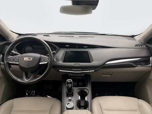 Used 2023 Cadillac XT4 Luxury w/ Cold Weather Package AWD/4WD image 14