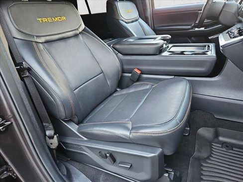 Used 2025 Ford Expedition Tremor AWD/4WD image 22