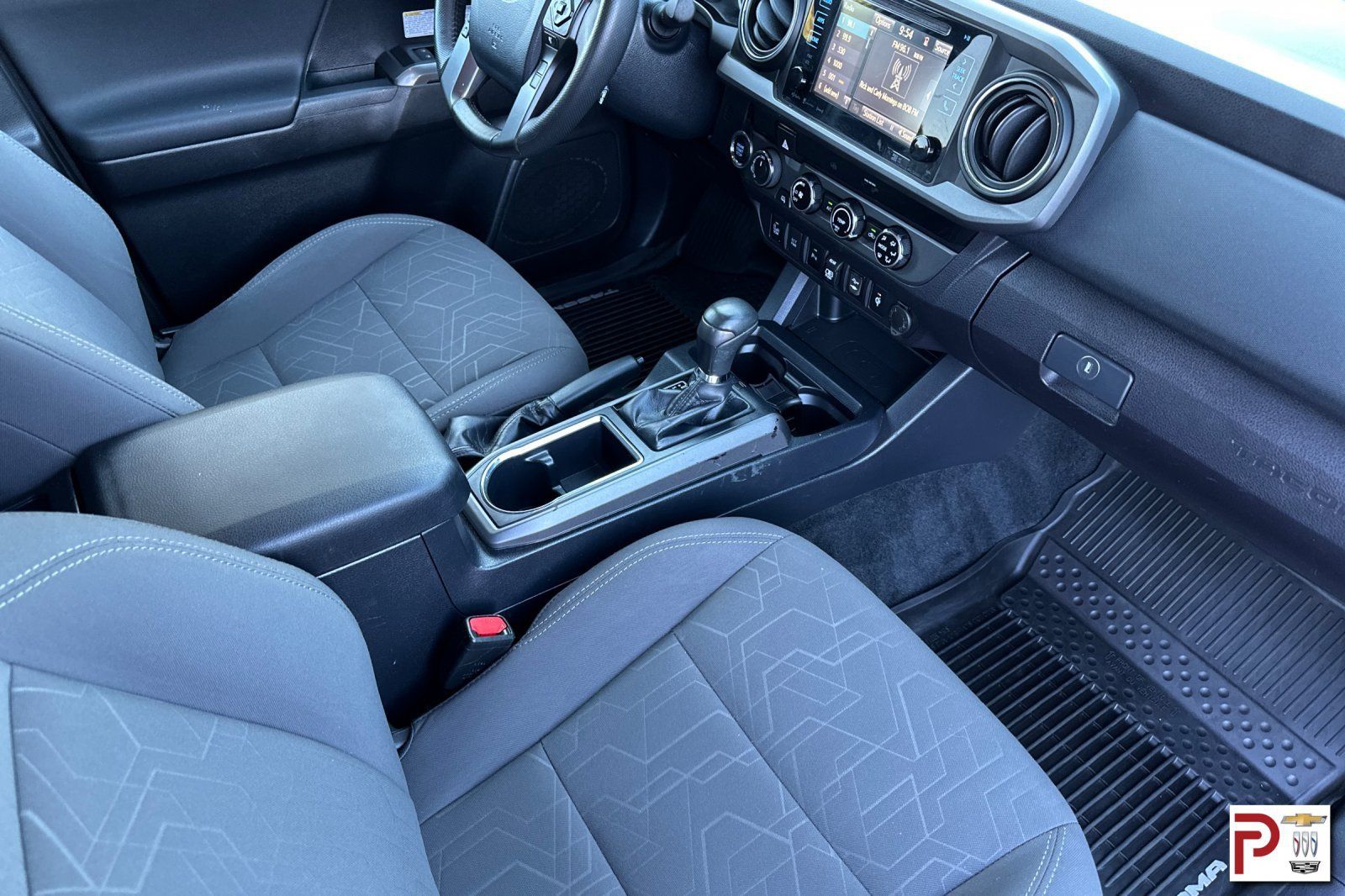 Used 2018 Toyota Tacoma TRD Off-Road w/ Technology Package AWD/4WD image 18
