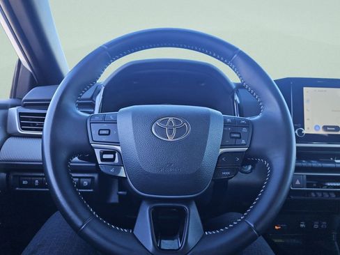 Used 2025 Toyota Camry SE AWD/4WD image 30
