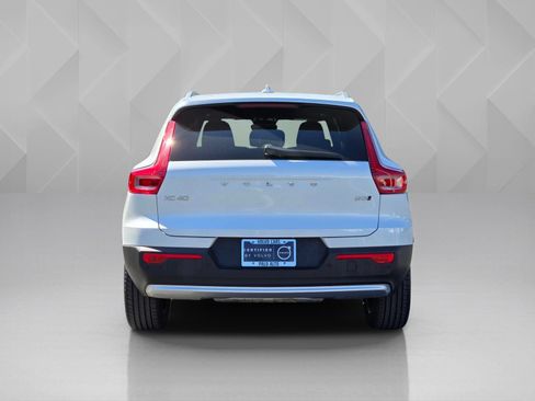 Certified 2025 Volvo XC40 B5 Core AWD/4WD image 9