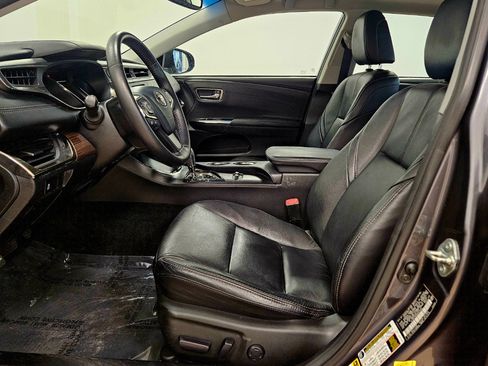 Used 2013 Toyota Avalon XLE Premium image 9