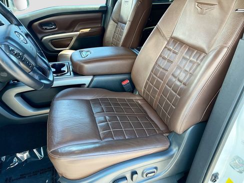 Used 2023 Nissan Titan Platinum Reserve w/ Moonroof Package AWD/4WD image 20
